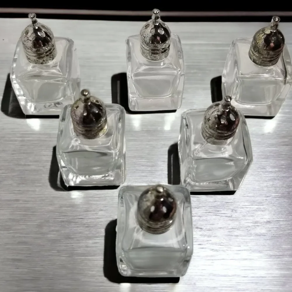 "Vintage Glass Mini Salt & Pepper Shakers w/ Silver Tops  Original Box Set-6 - Picture 4 of 11
